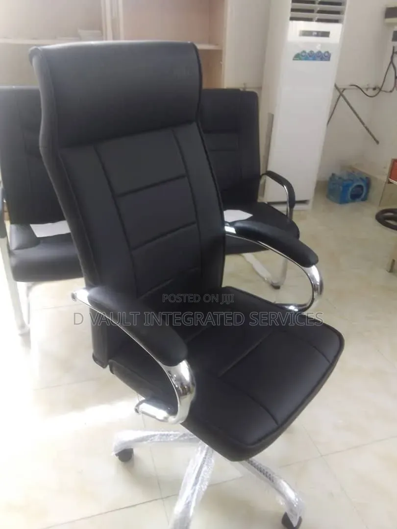 Office Chair / Modern Adjustable Chair.