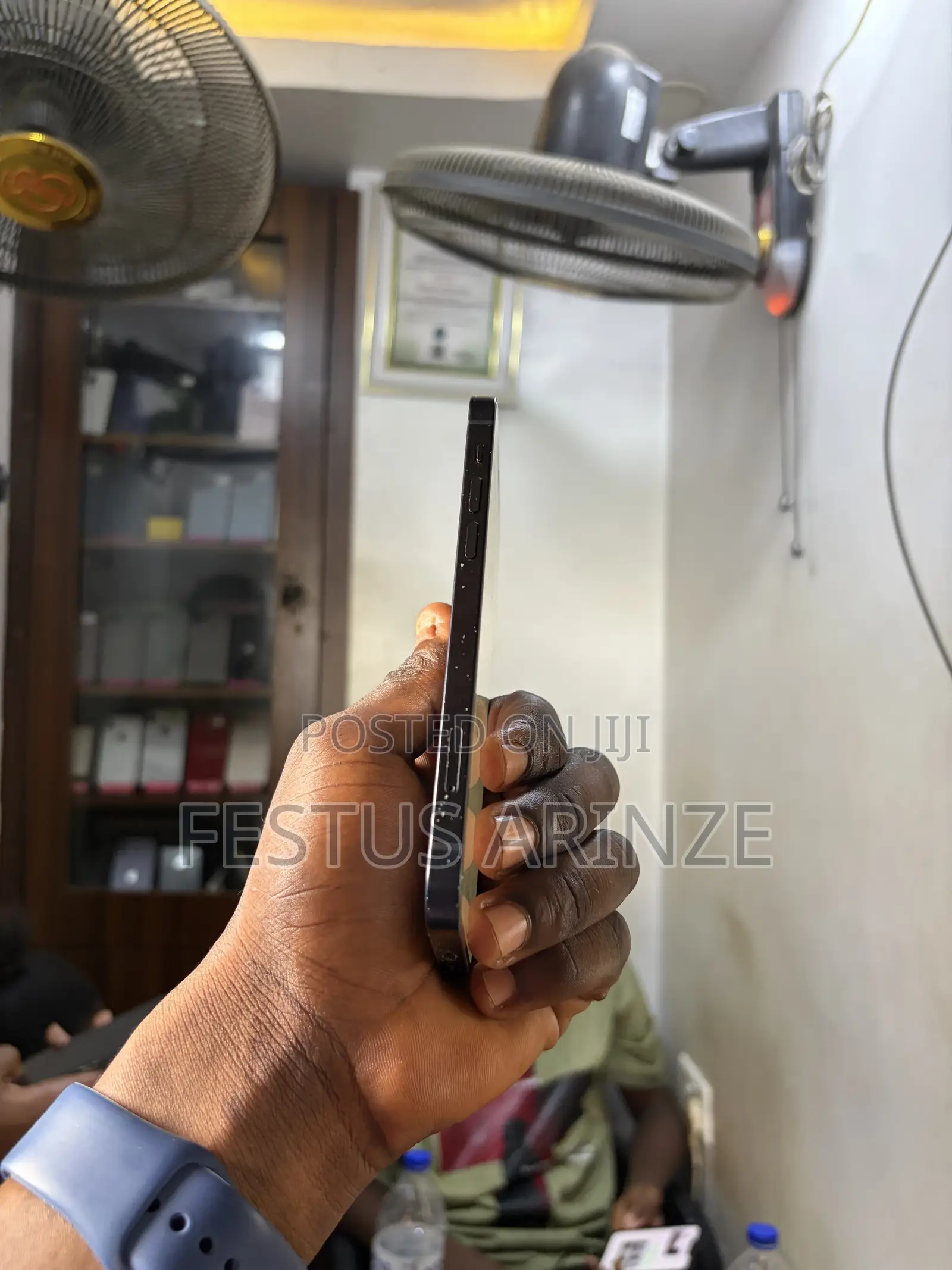 Apple iPhone 12 64 GB Black