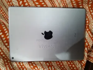 Apple iPad 9.7 32 GB Silver