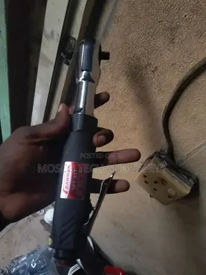 Heavy-Duty Pneumatic Air Ratchet Wrench