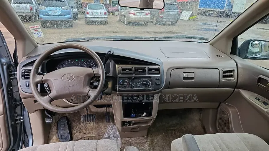 Toyota Sienna 2000 Blue