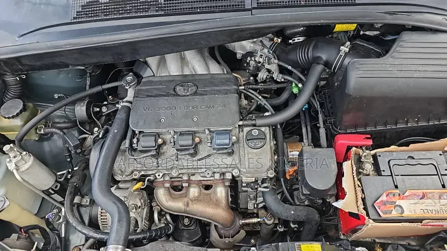 Toyota Sienna 2000 Blue