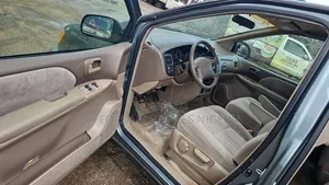 Toyota Sienna 2000 Blue