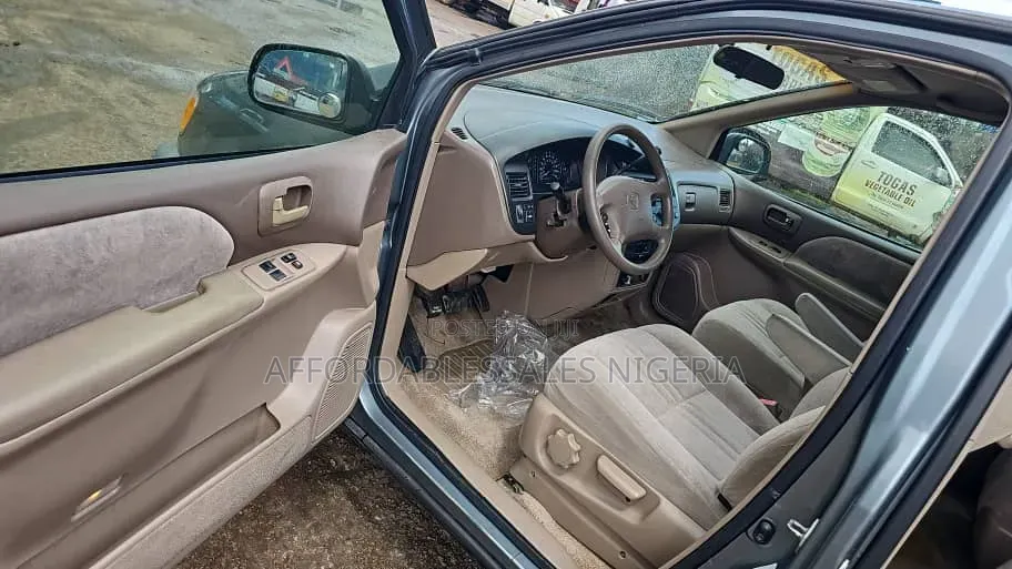 Toyota Sienna 2000 Blue