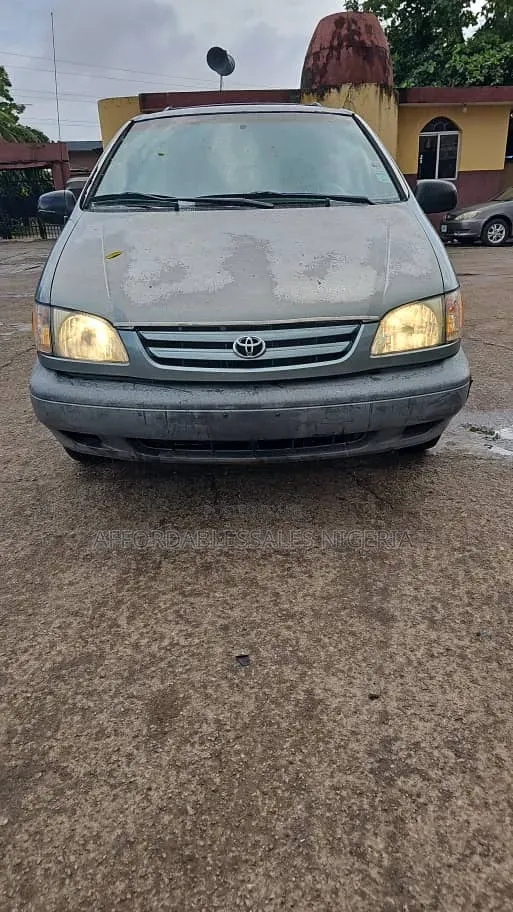 Toyota Sienna 2000 Blue