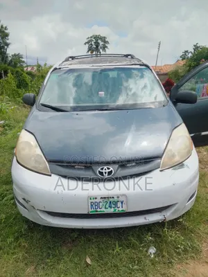 Toyota Sienna 2007 Blue