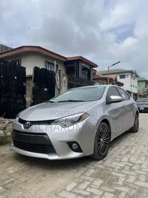 Toyota Corolla LE Premium 4dr Sedan (1.8L 4cyl CVT) 2016 Silver