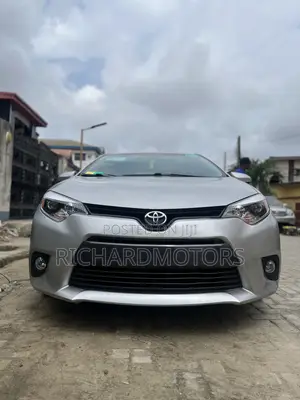 Toyota Corolla LE Premium 4dr Sedan (1.8L 4cyl CVT) 2016 Silver