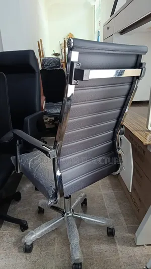 Office Relaxing Swivel Chair