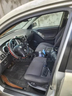 Pontiac Vibe Automatic 2004 Silver