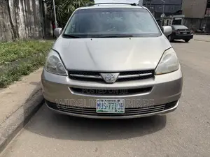 Toyota Sienna 2006 Gold