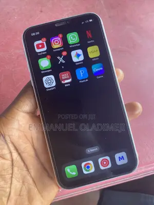 Apple iPhone XR 64 GB White
