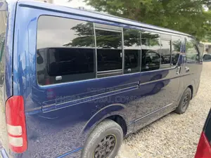 Toyota HiAce 2012 Blue