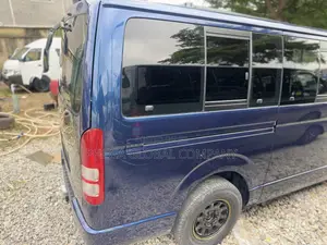Toyota HiAce 2012 Blue