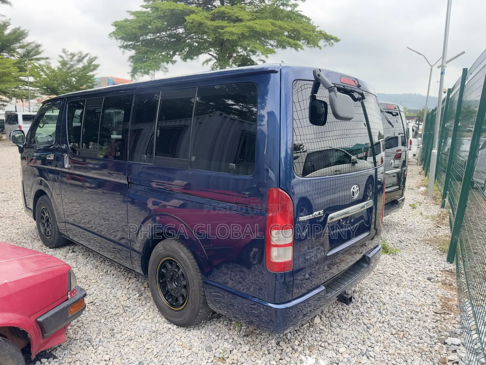 Toyota HiAce 2012 Blue
