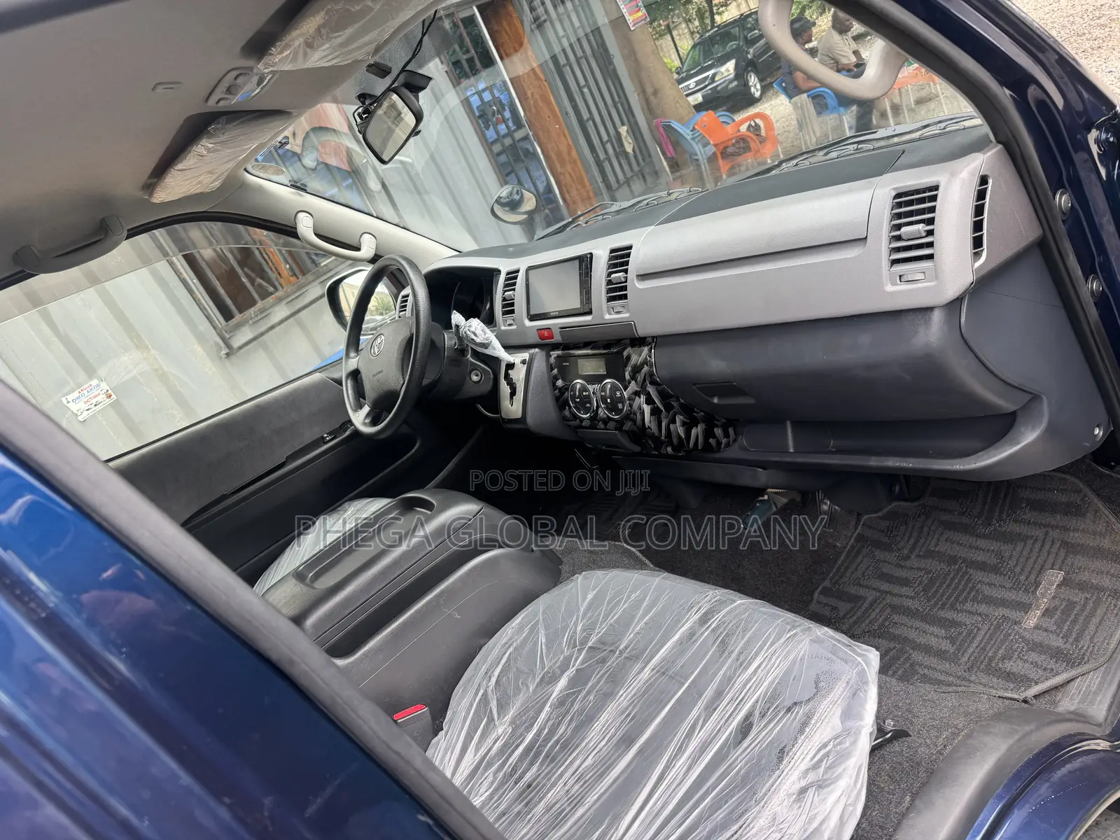 Toyota HiAce 2012 Blue