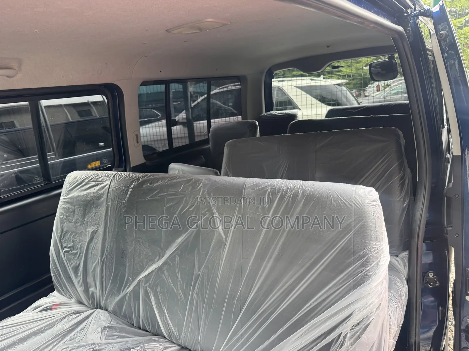 Toyota HiAce 2012 Blue
