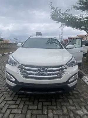 Hyundai Santa Fe SE AWD 2016 White
