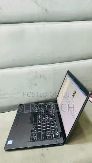 Laptop Dell Latitude 5400 8GB Intel Core i7 SSD 256GB