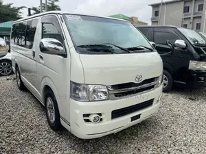 Toyota HiAce 2010 White
