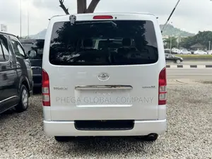 Toyota HiAce 2010 Silver