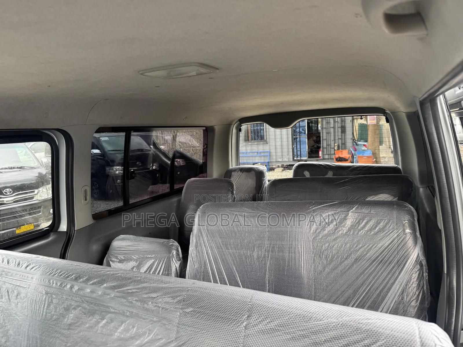 Toyota HiAce 2010 Silver