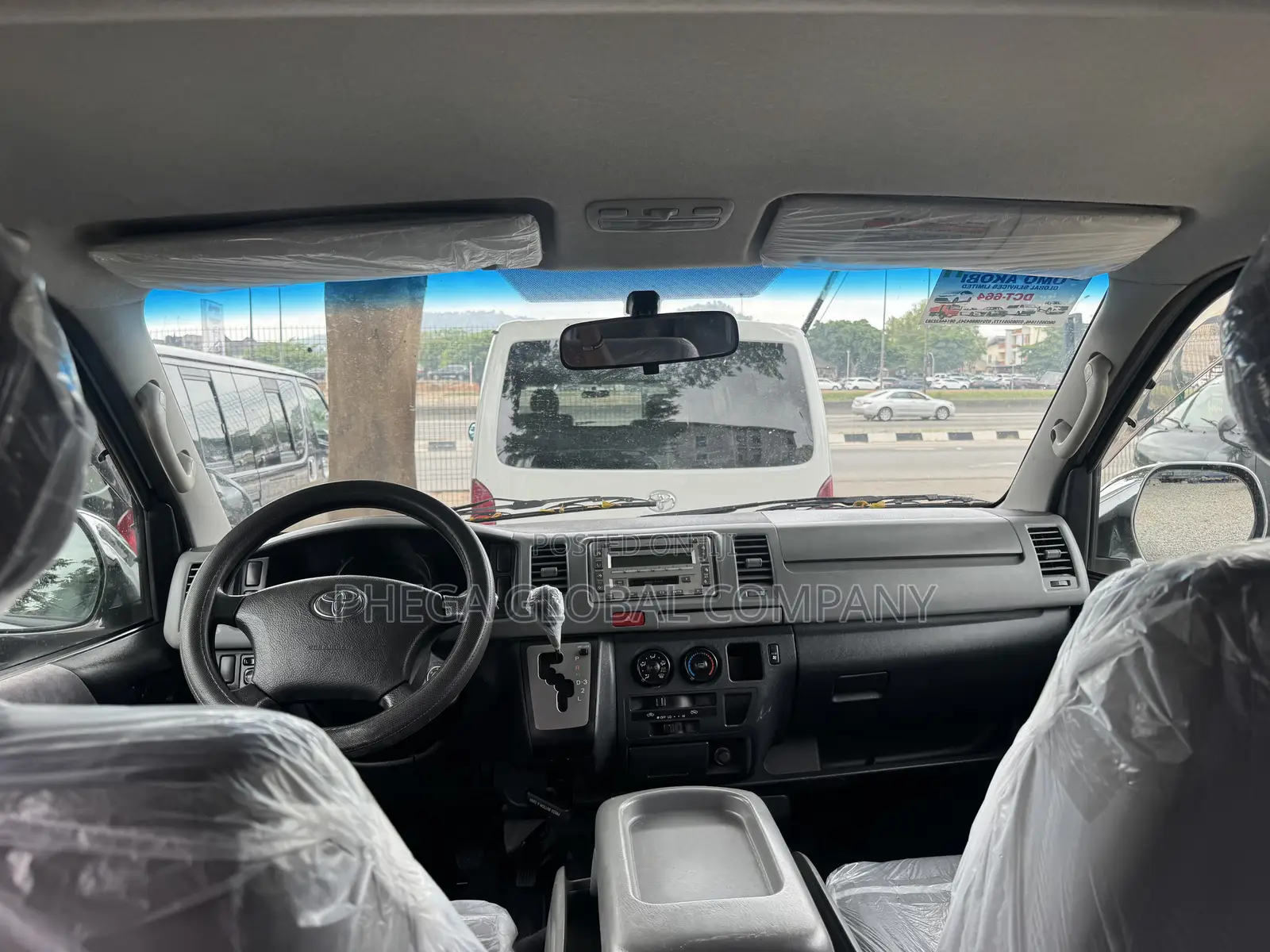 Toyota HiAce 2010 Silver
