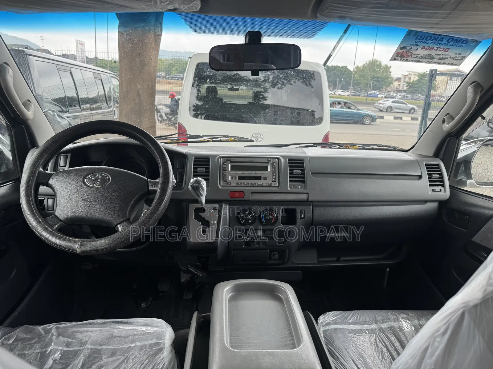 Toyota HiAce 2010 Silver