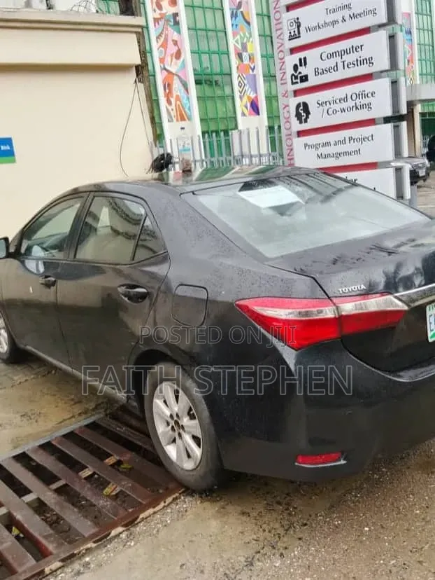 Toyota Corolla 2015 Black