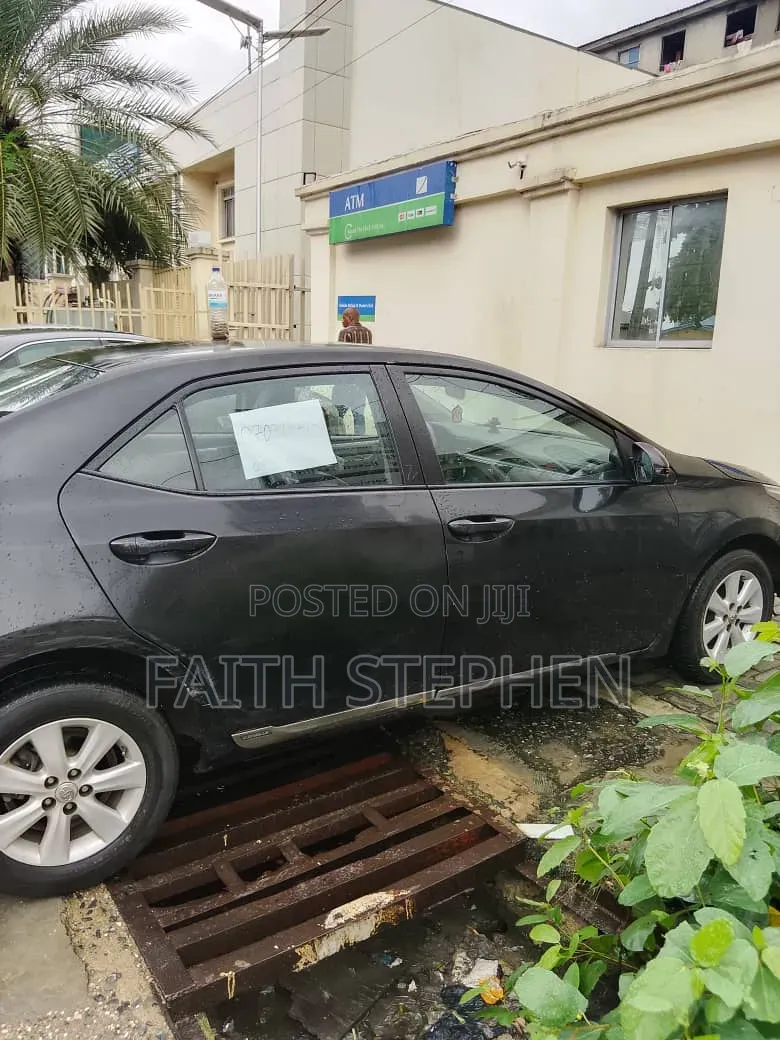 Toyota Corolla 2015 Black