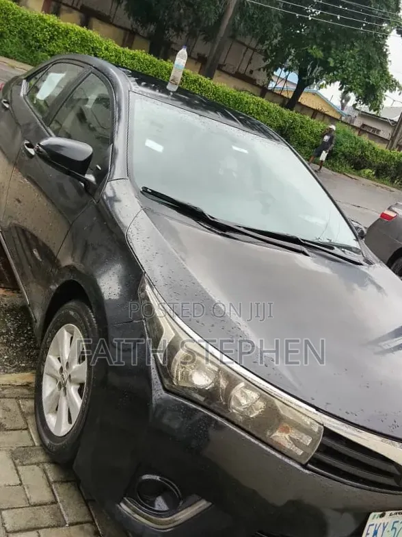 Toyota Corolla 2015 Black