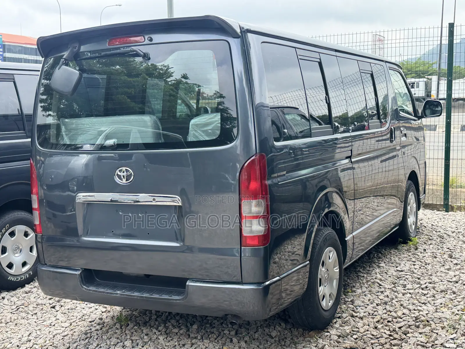 Toyota HiAce 2010 Black