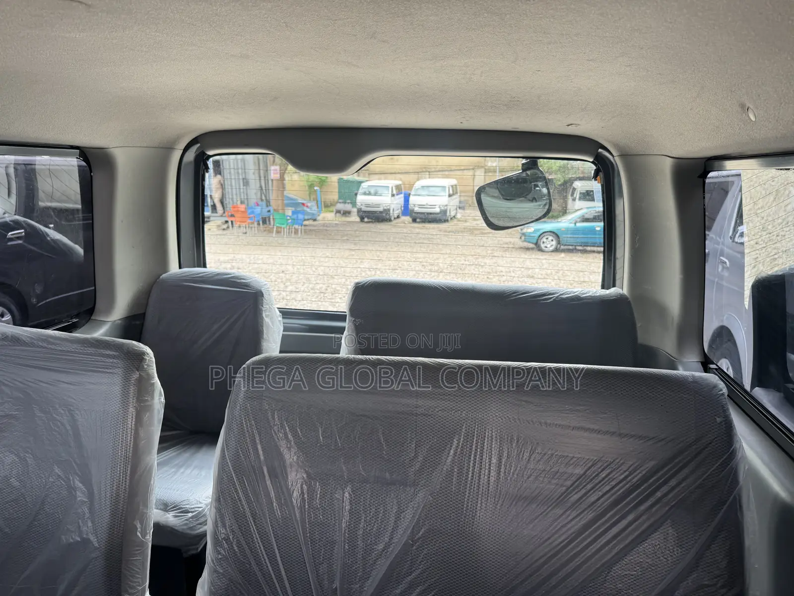 Toyota HiAce 2010 Black