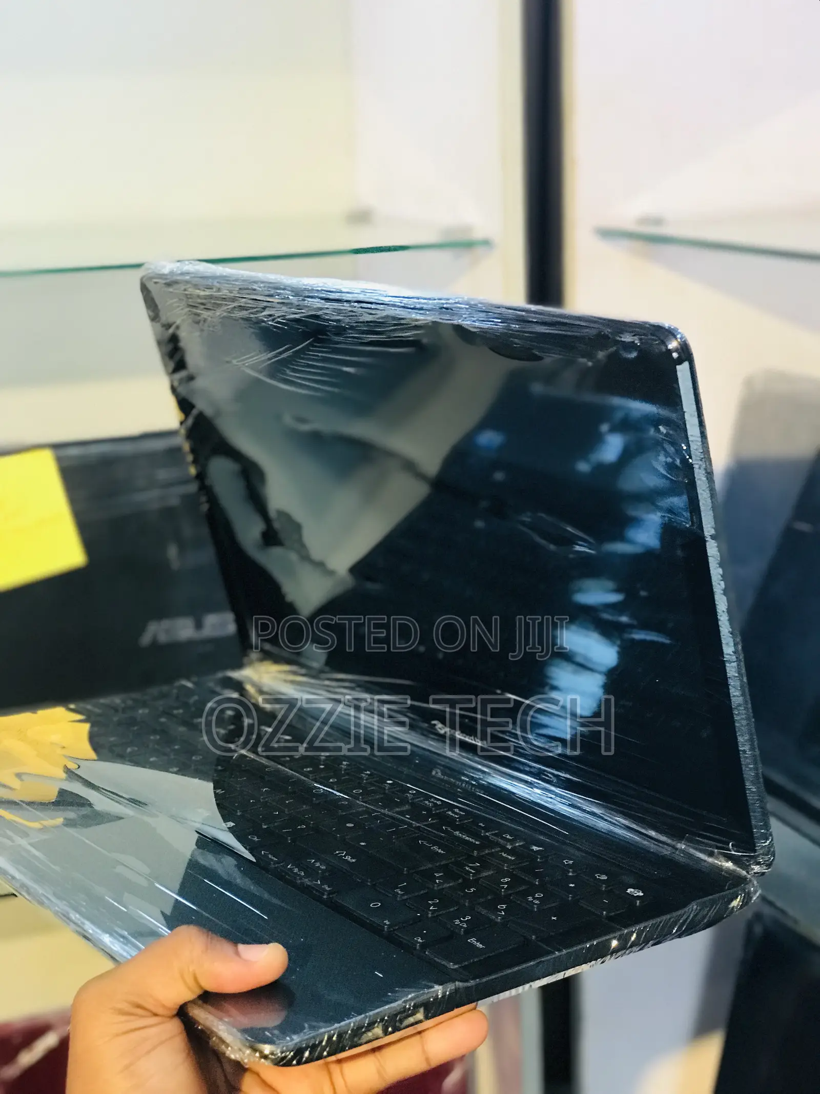 New Laptop Packard Bell 4GB Intel Core i3 HDD 250GB