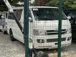 Toyota HiAce 2010 White