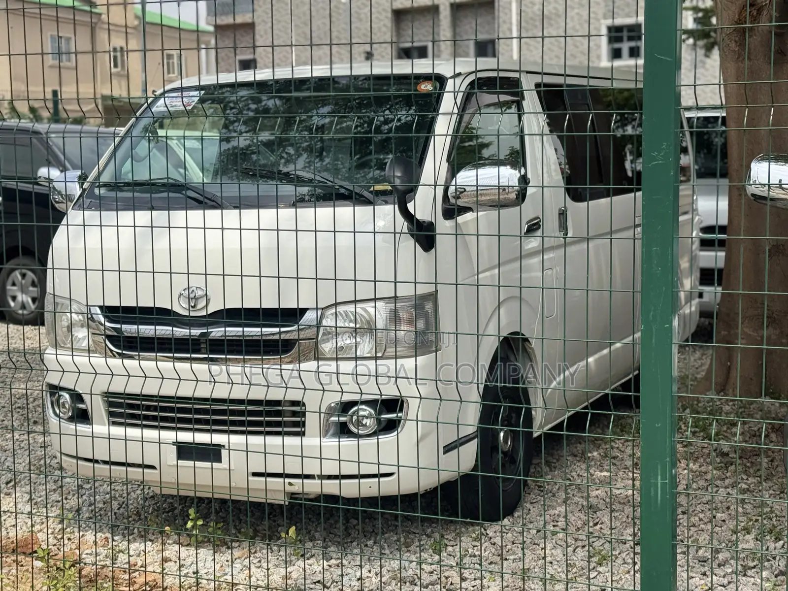 Toyota HiAce 2010 White