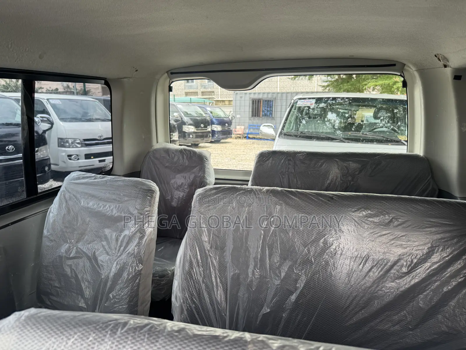 Toyota HiAce 2010 White