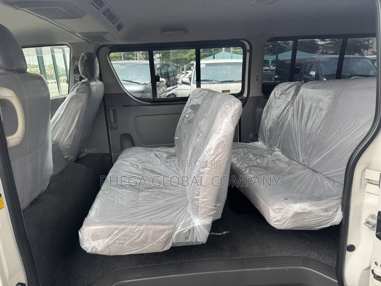 Toyota HiAce 2010 White