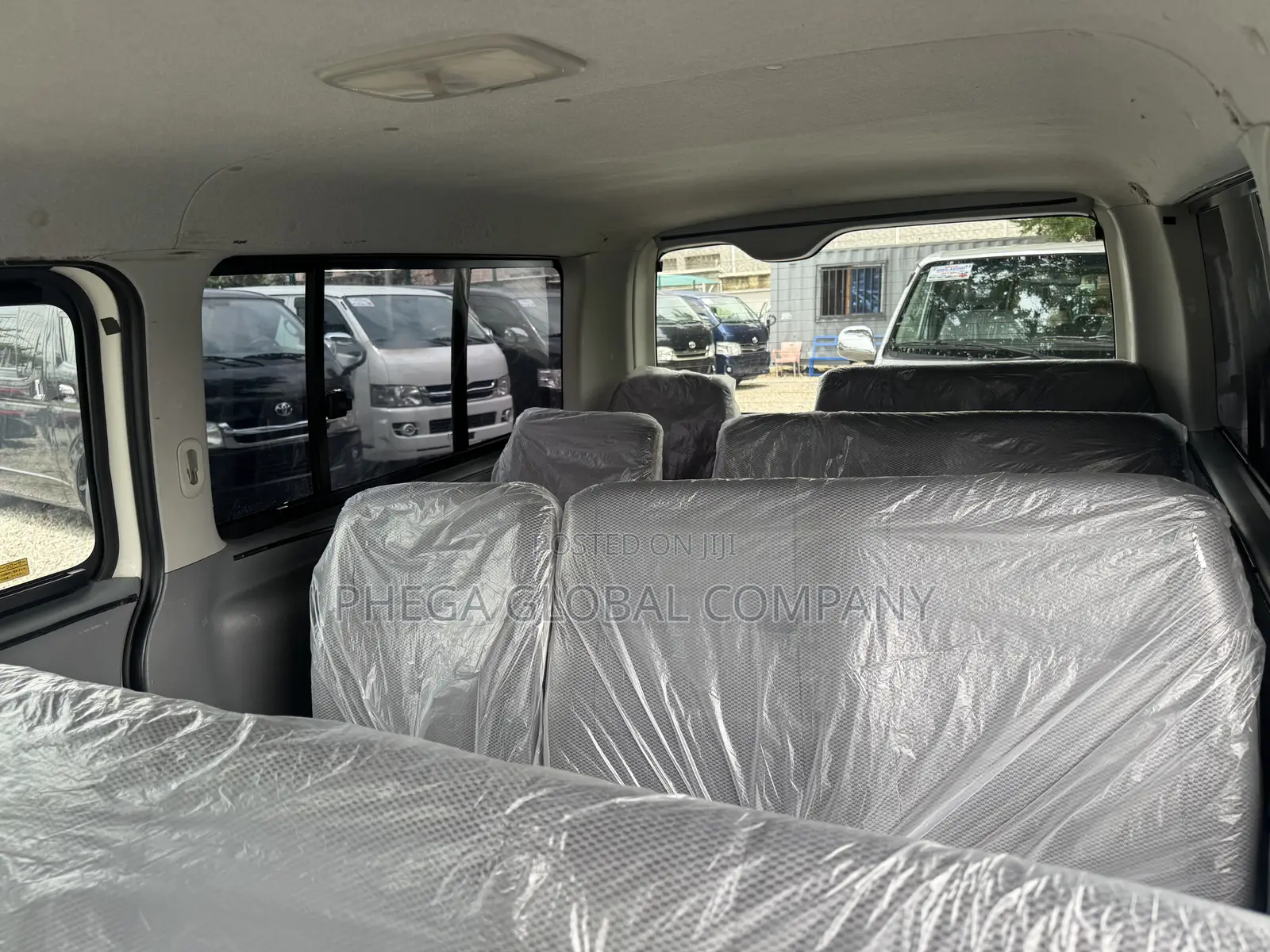 Toyota HiAce 2010 White