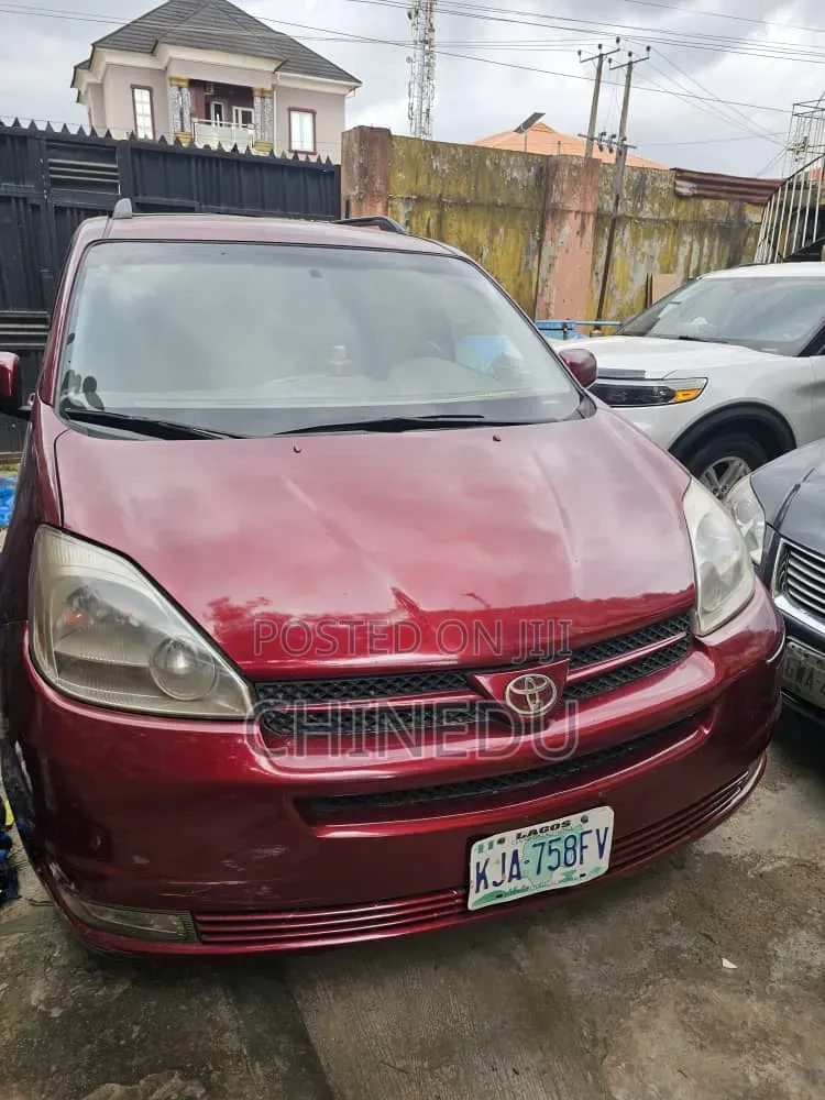 Toyota Sienna 2004
