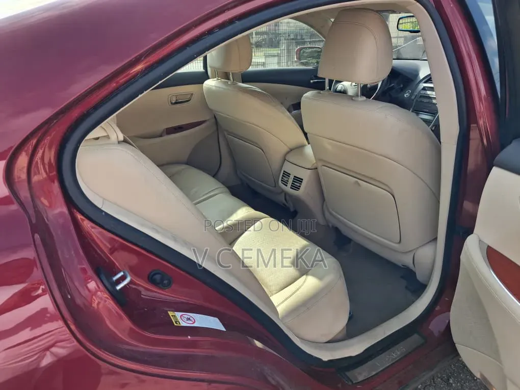 Lexus ES 2012 Red