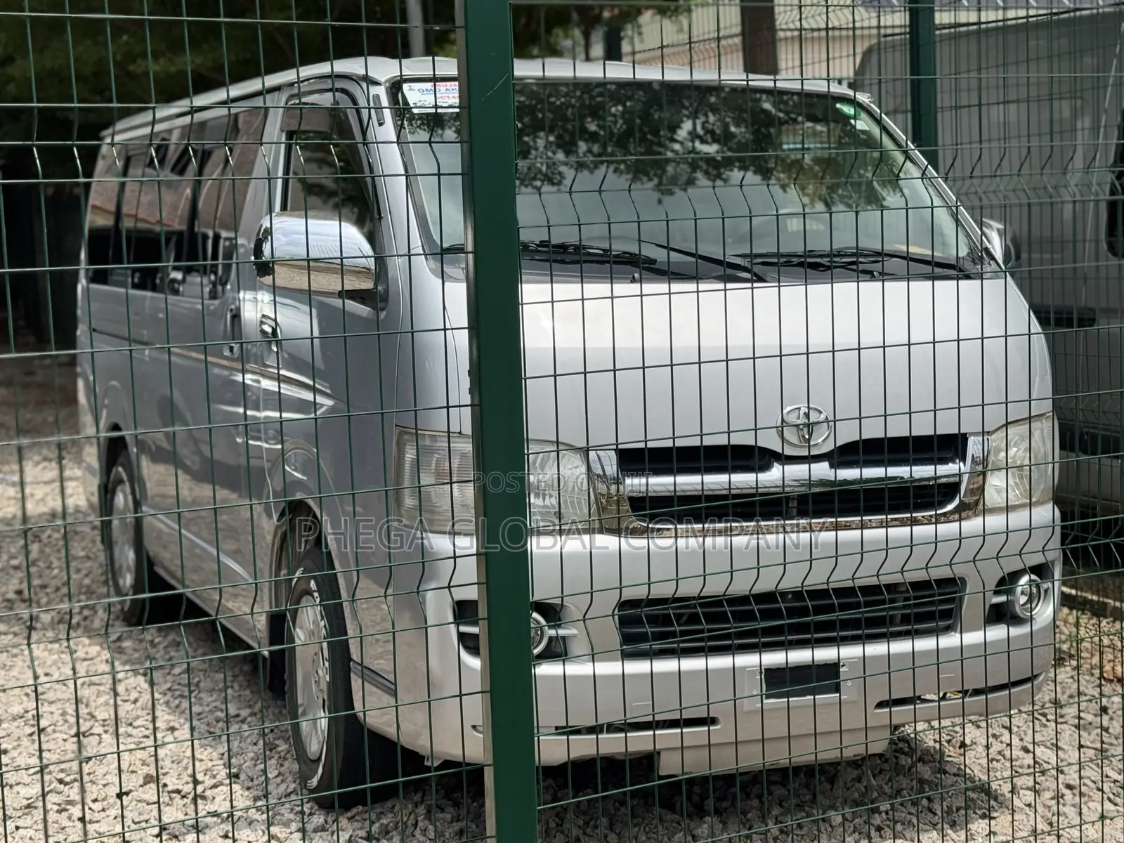 Toyota HiAce 2010 Silver