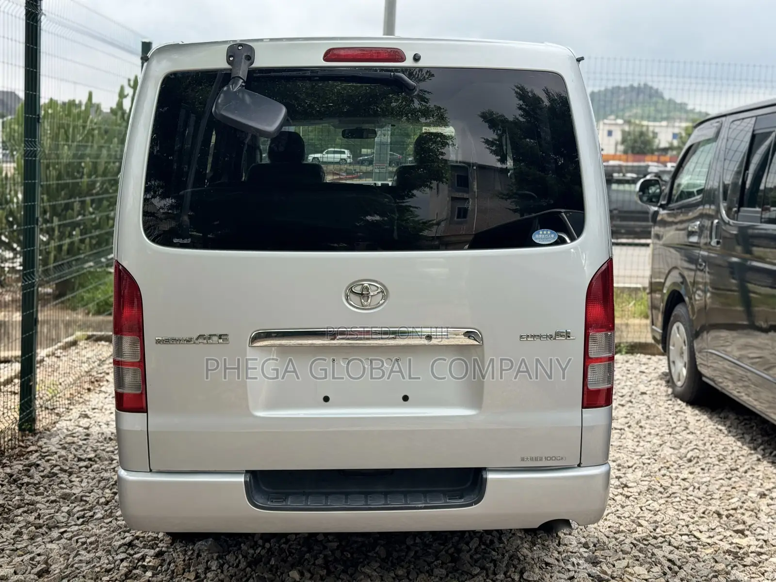 Toyota HiAce 2010 Silver