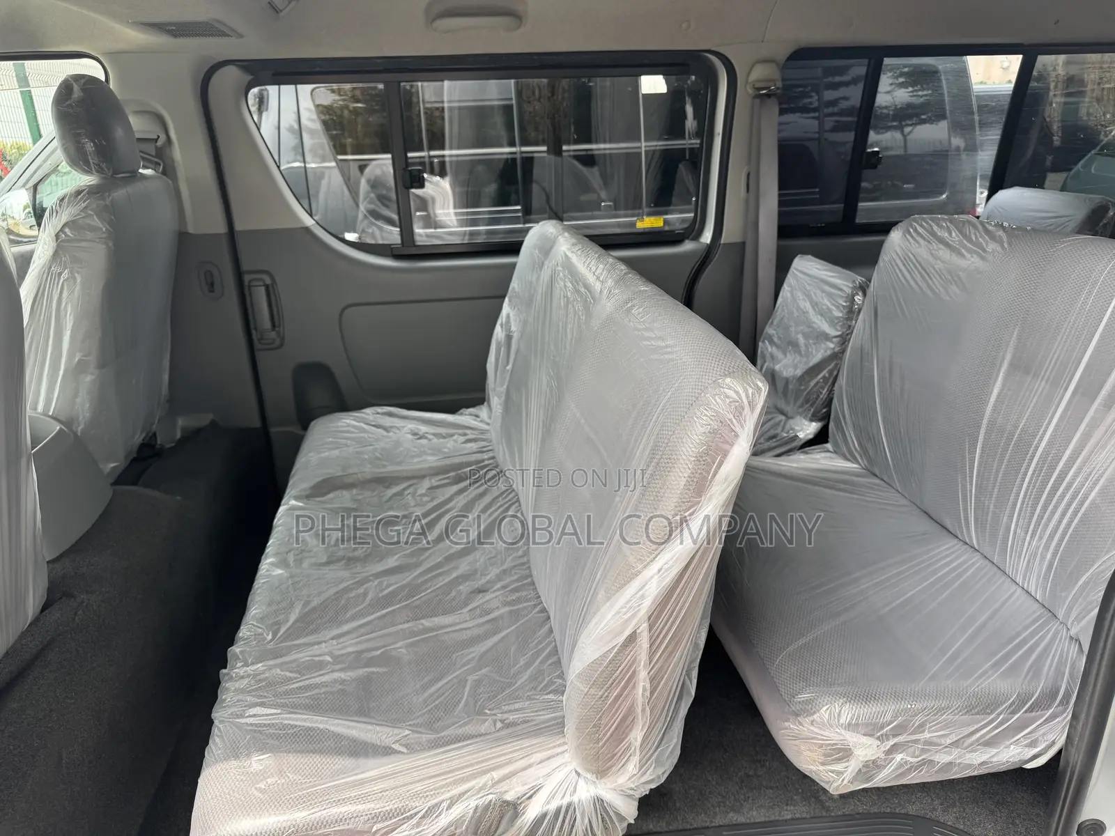 Toyota HiAce 2010 Silver