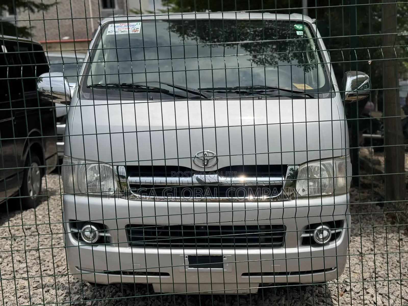 Toyota HiAce 2010 Silver