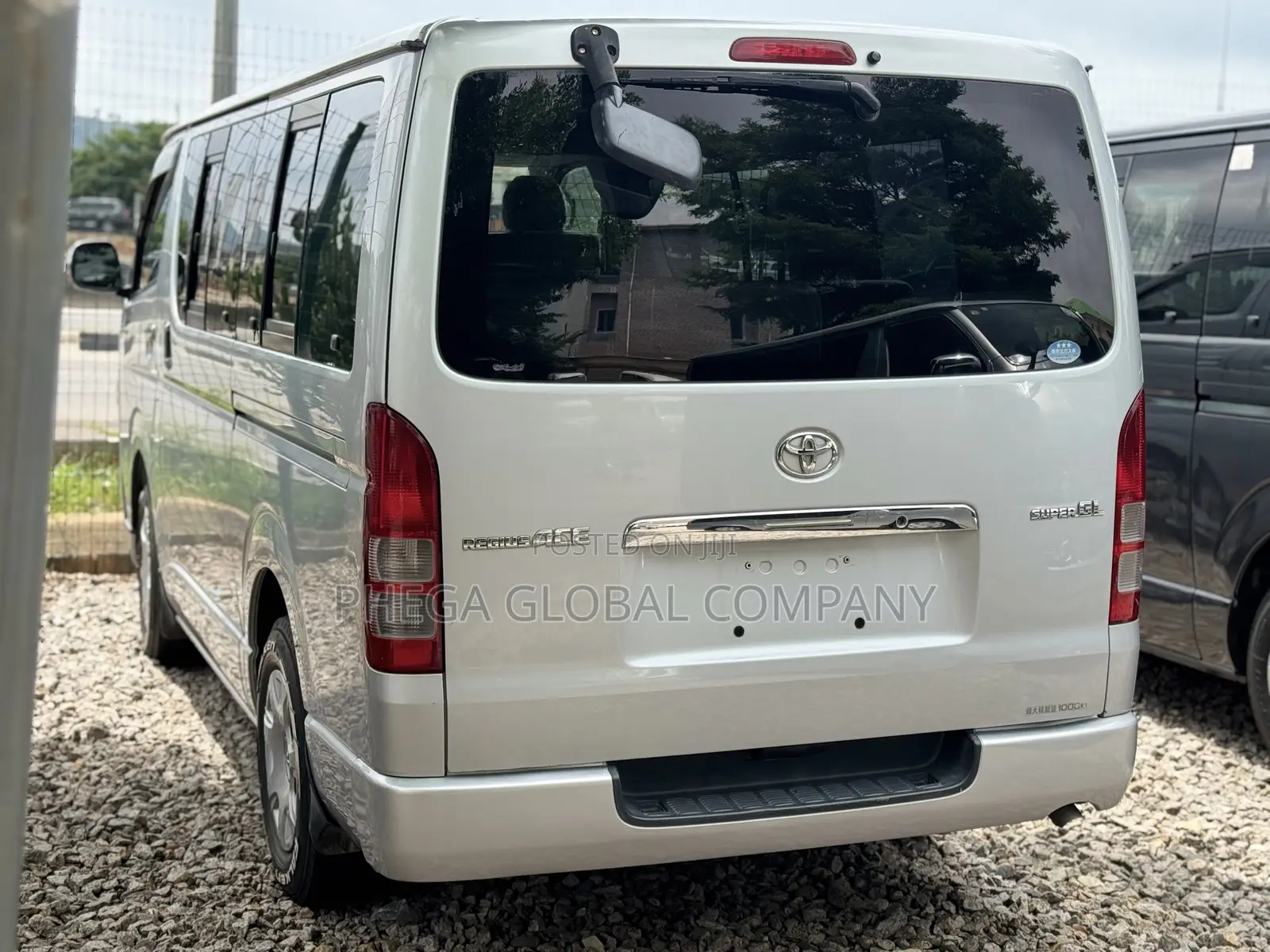 Toyota HiAce 2010 Silver