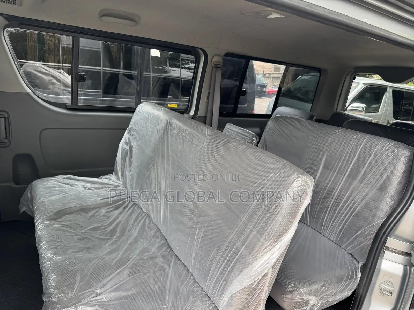 Toyota HiAce 2010 Silver