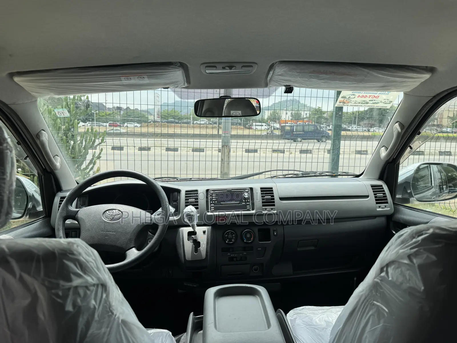 Toyota HiAce 2010 Silver