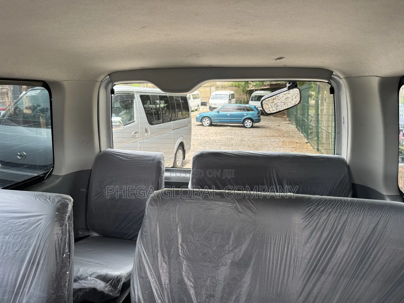 Toyota HiAce 2010 Silver