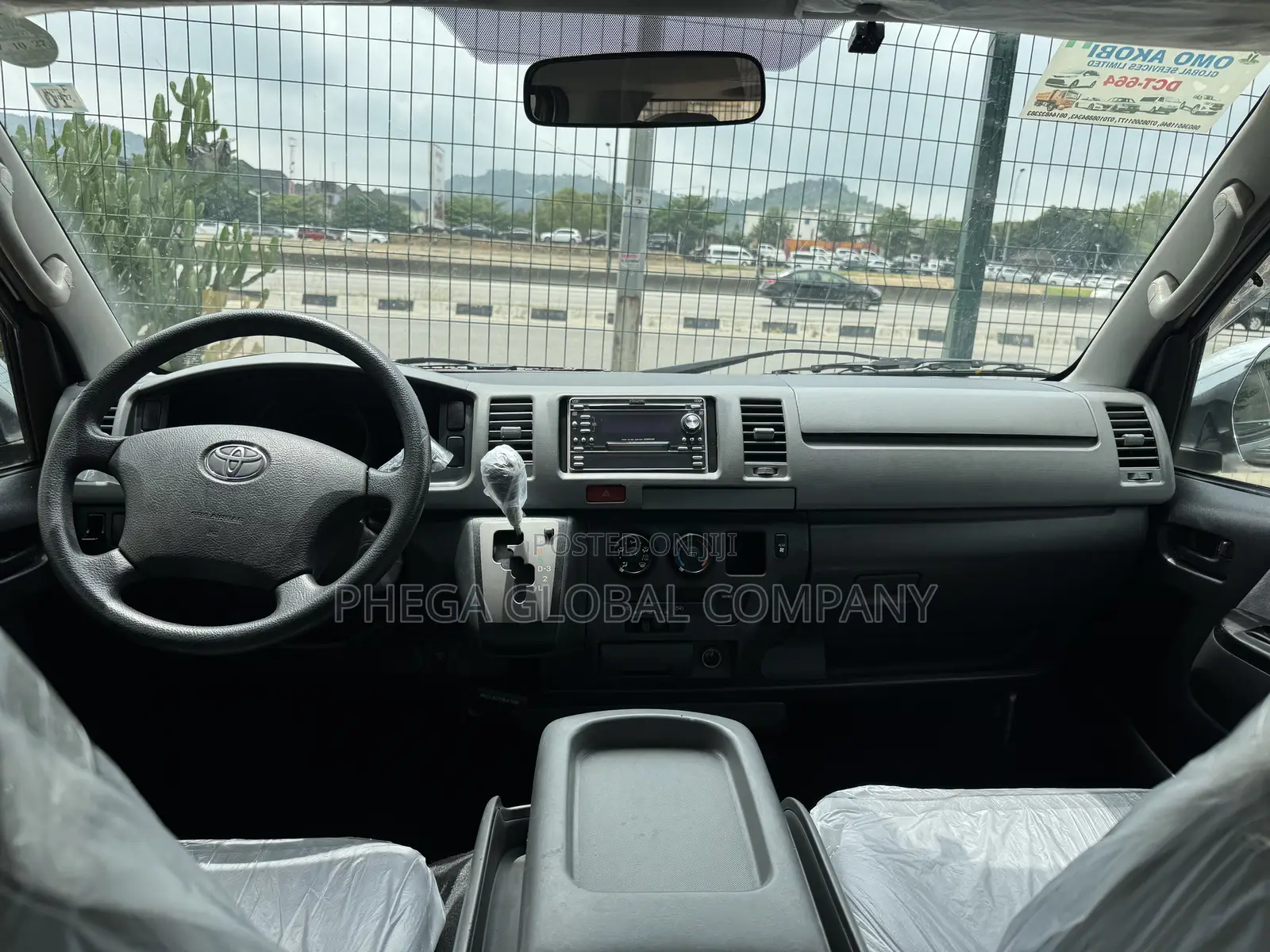 Toyota HiAce 2010 Silver